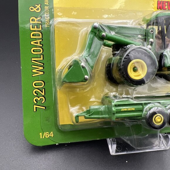 2004 1/64 John Deere 7320 Tractor With Loader And Spreader - Picture 4 of 11
